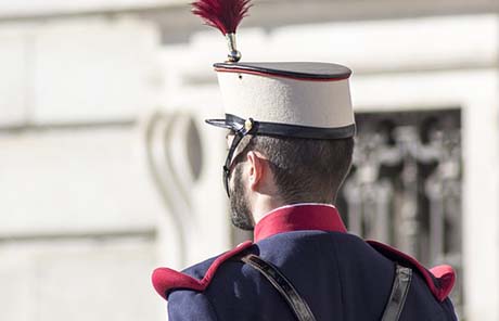 كل ما تريد معرفته عن قبعات الجيش الفرنسي-دليل كامل!